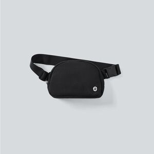 Halará Black Crossbody Fanny Pack Adjustable Strap